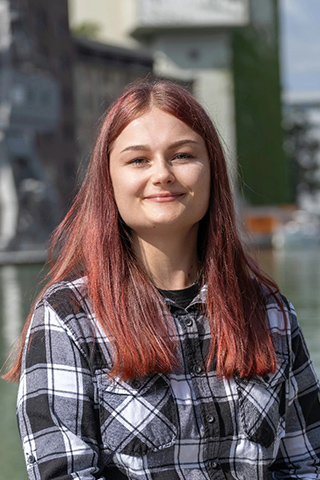 Sina Porträt Sina Porträt